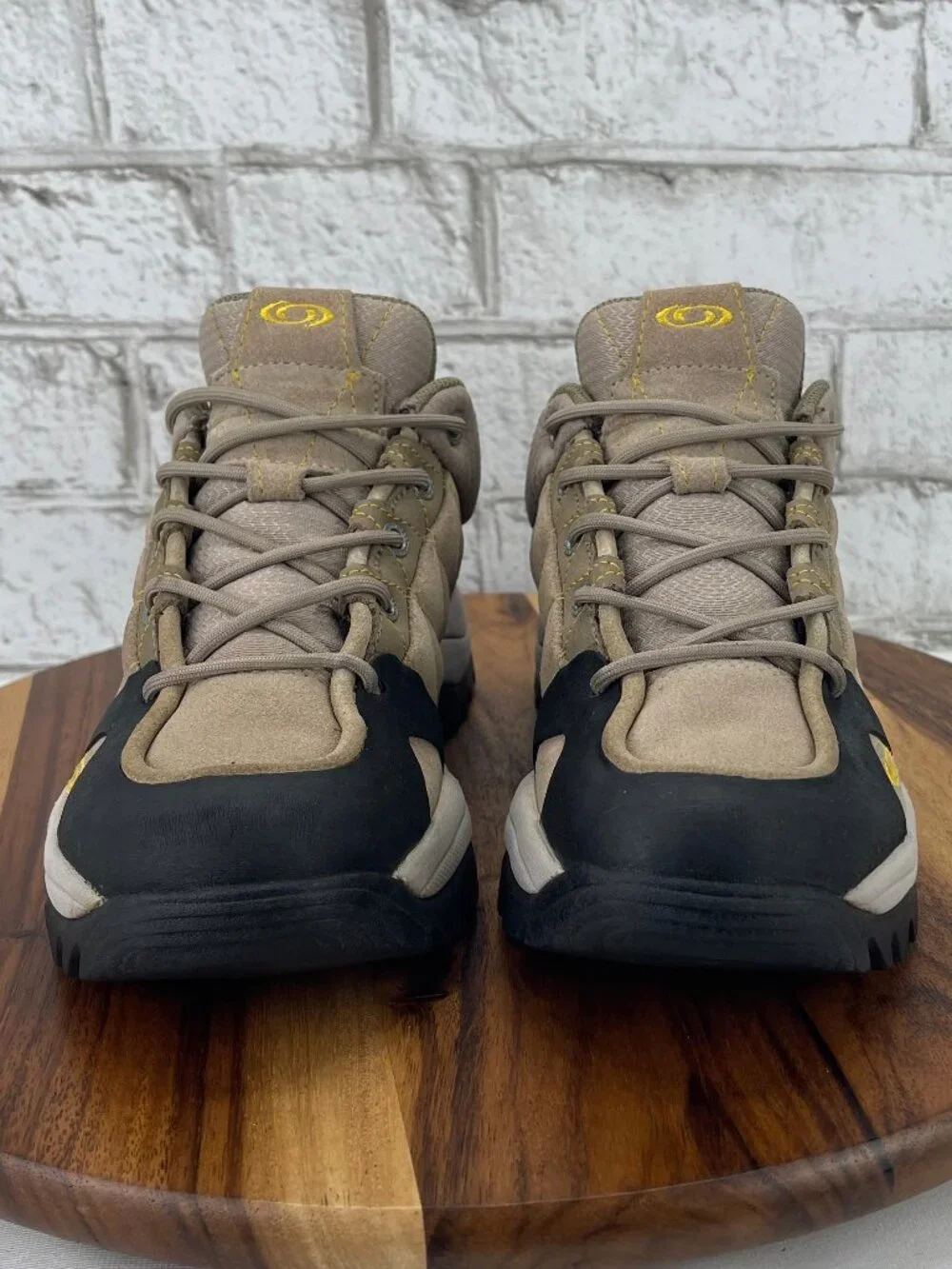 Salomon VTG 2003 Womens Sz. 7.5 Beige Black Chunky Hiking Outdoor Shoes 863675